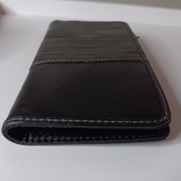 Relic Black Leather Wallet - Picture 8 of 10